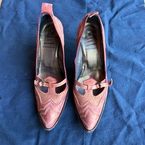 Leather Panetulipani coral western style pumps